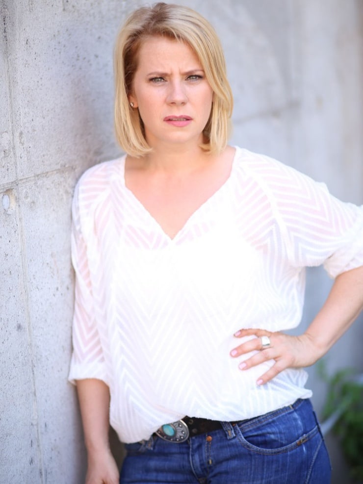 Jacqueline Svilarov