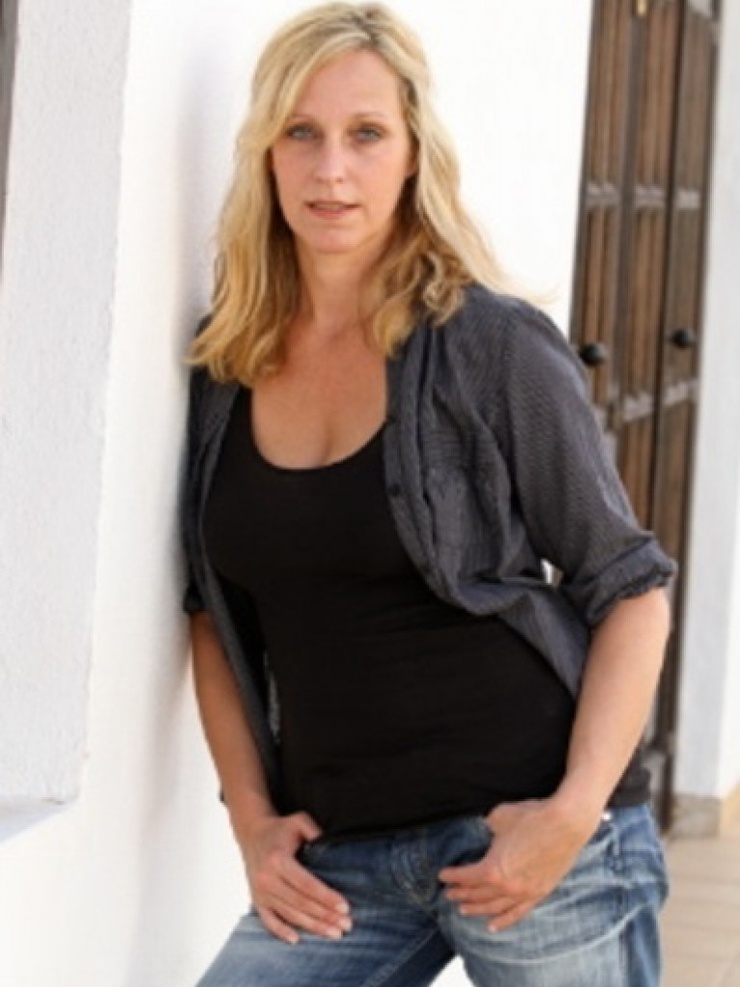Anya Hoffmann