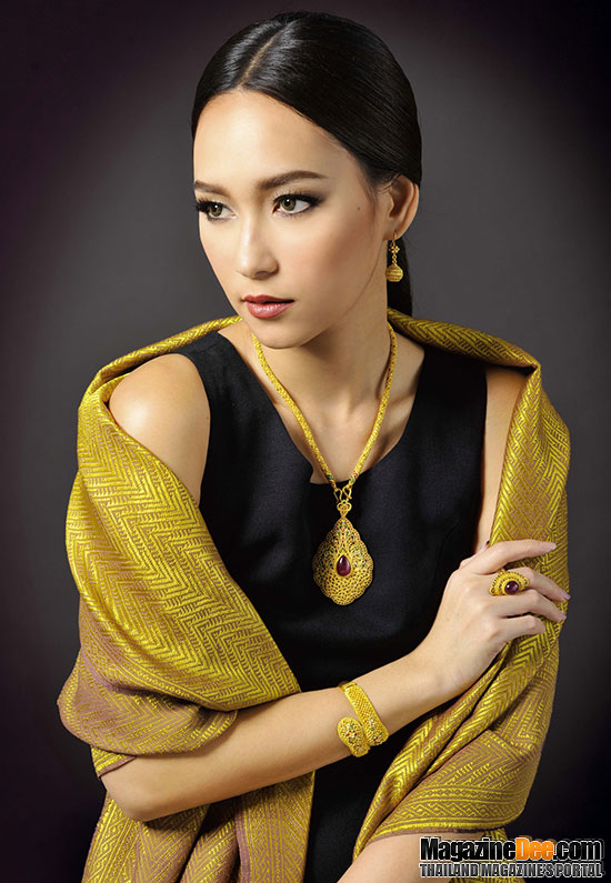 Bee Namthip