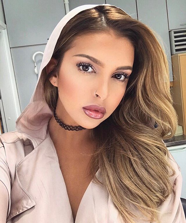 Sara Yasmina Chafak Sara Yasmina Chafak