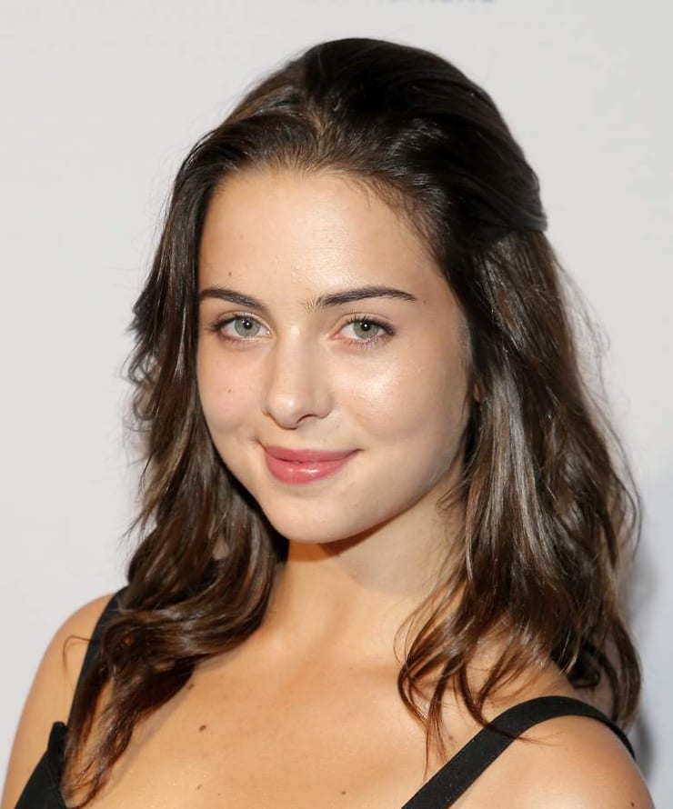 Holly Deveaux Holly Deveaux