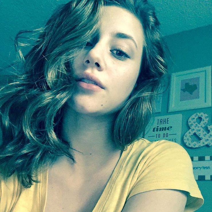 Lili Reinhart