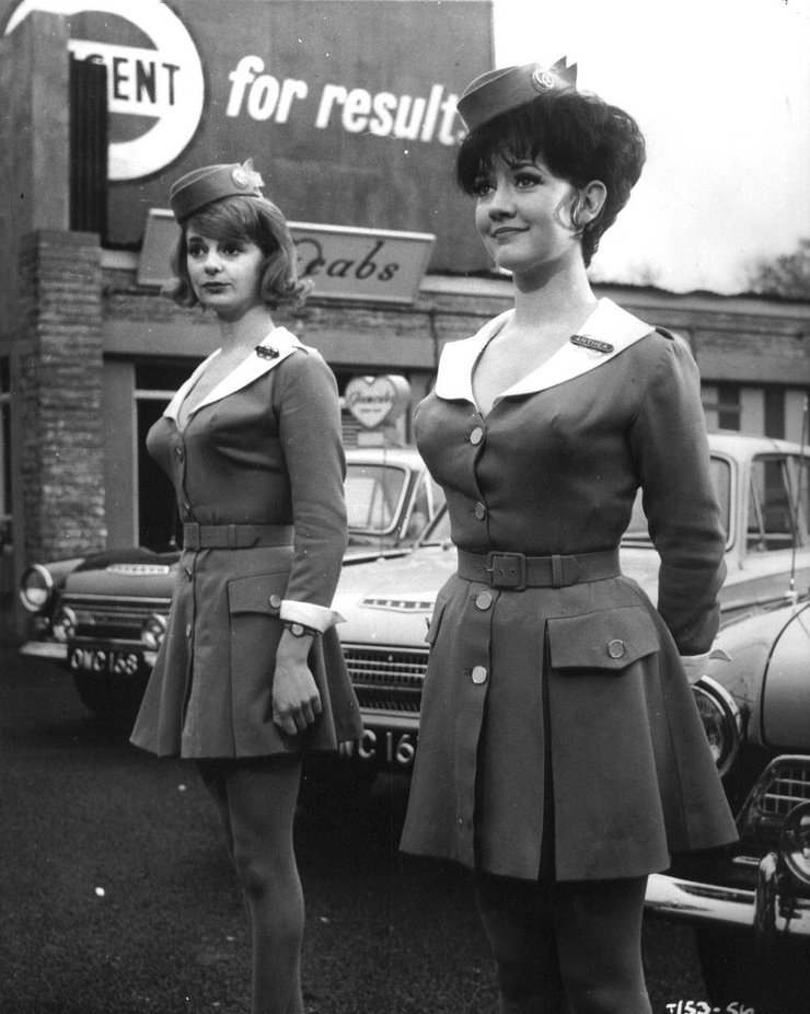 Amanda Barrie