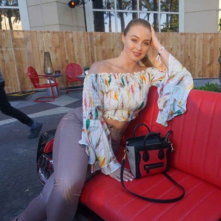 Iskra Lawrence Iskra Lawrence