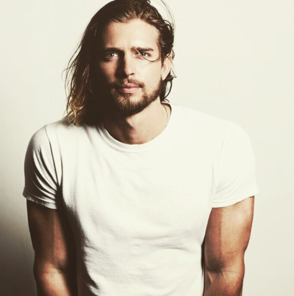 Picture of Drew Van Acker