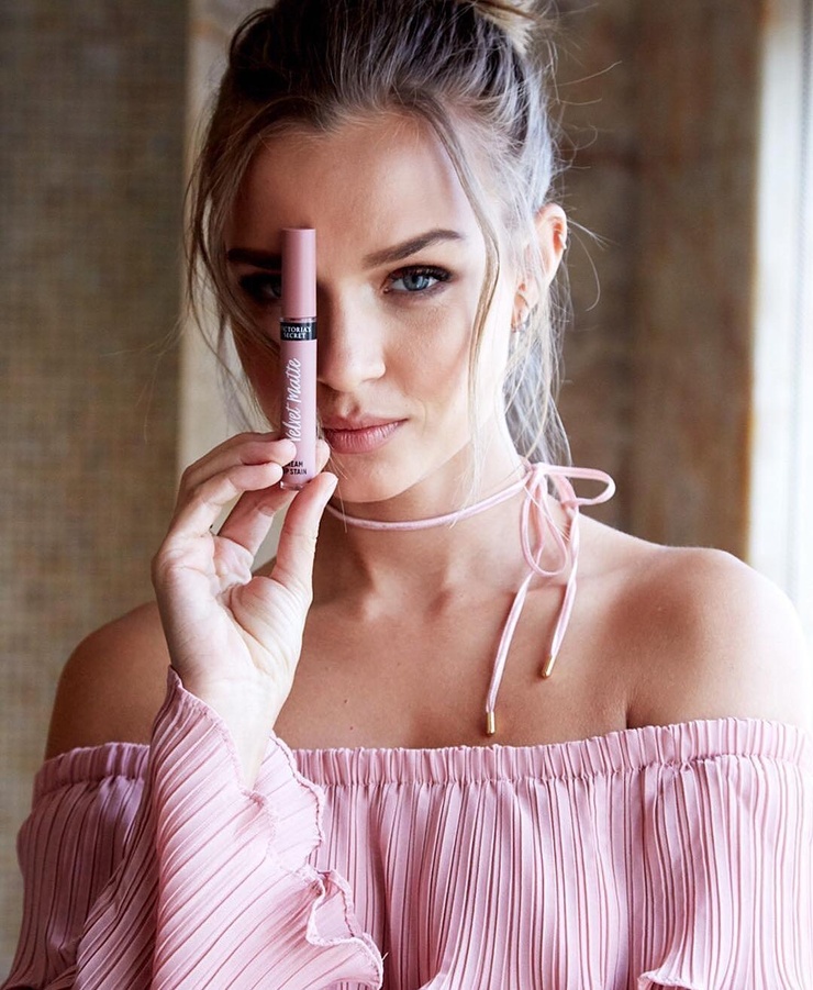 Josephine Skriver Josephine Skriver