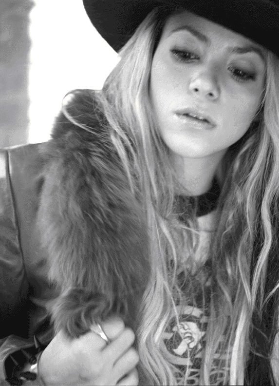 Shakira Shakira