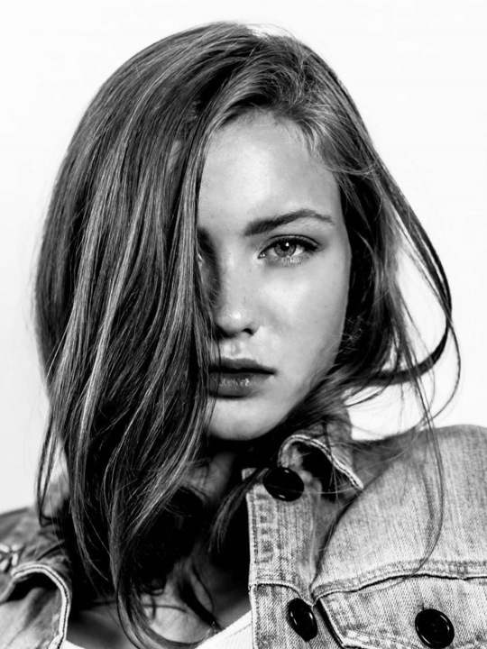 Chloe Robertson Chloe Robertson