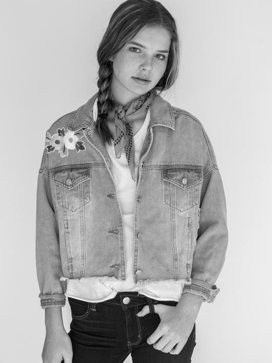 Ellie Thumann Ellie Thumann
