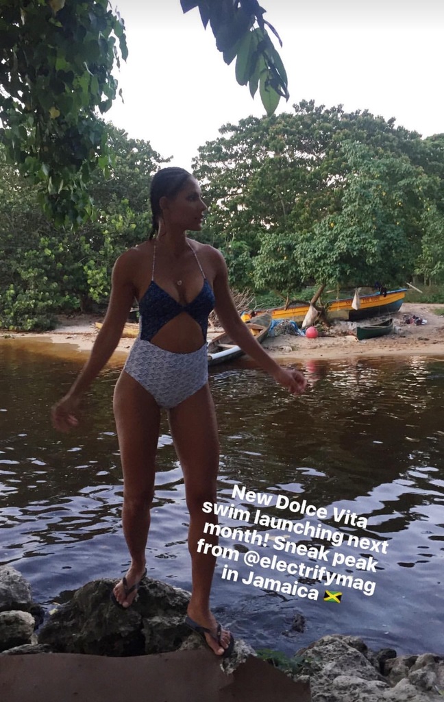 Emanuela De Paula Emanuela De Paula