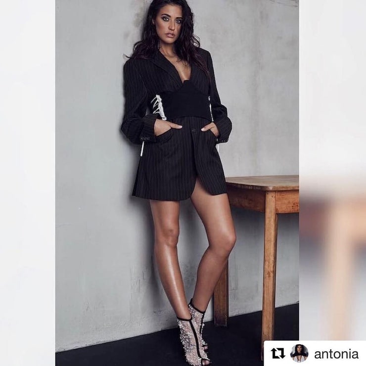 Antonia Iacobescu Antonia Iacobescu