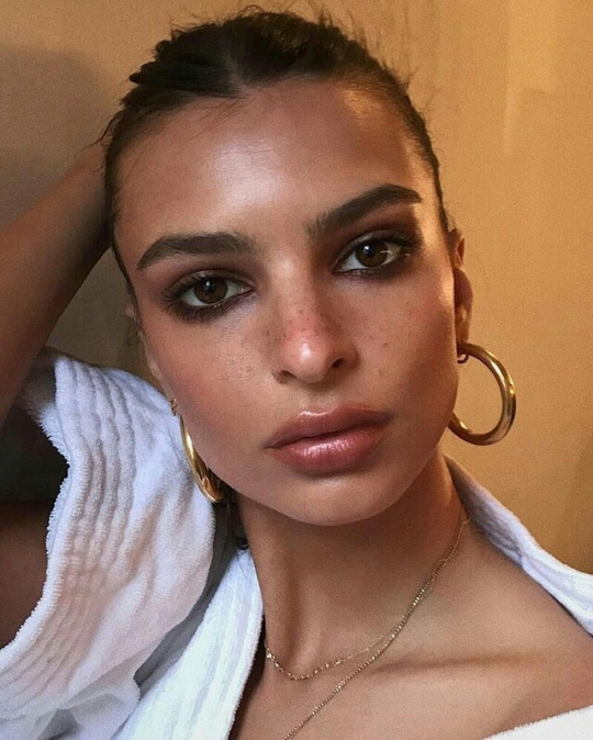 Picture of Emily Ratajkowski