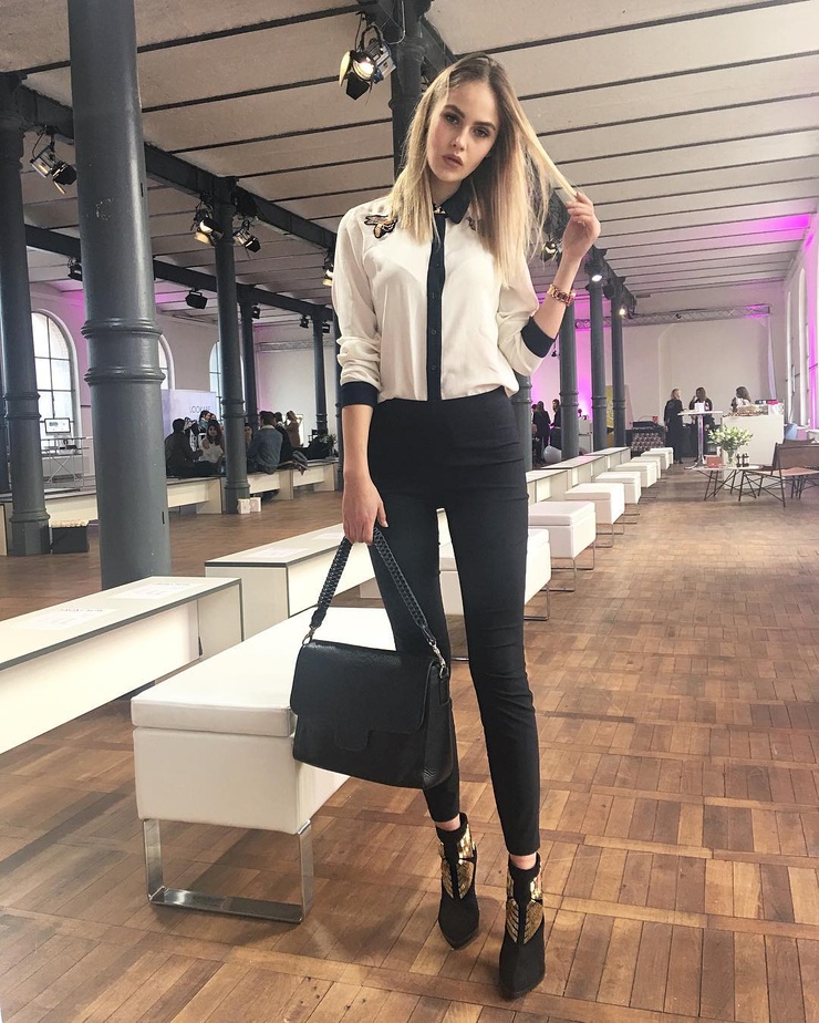 Elena Carriere