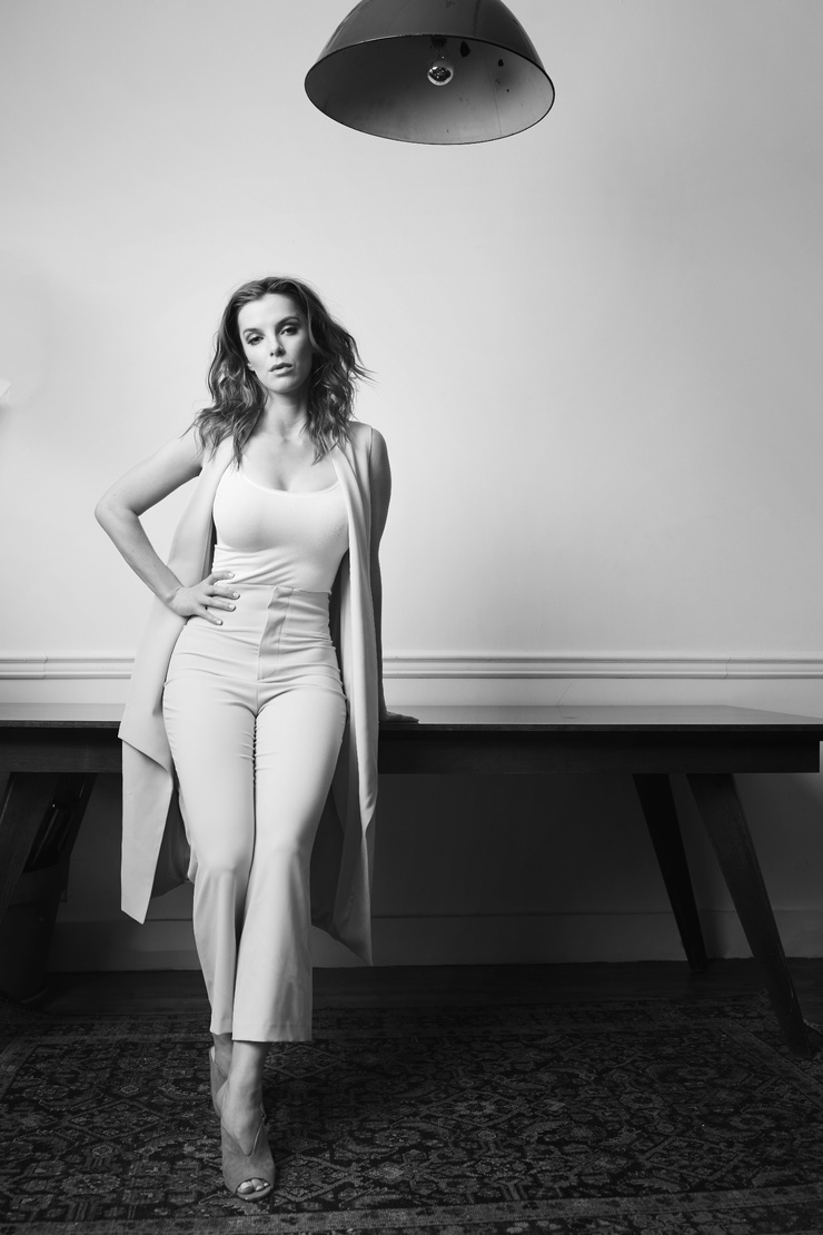 picture-of-betty-gilpin