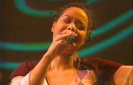 Stella Jones (Singer)