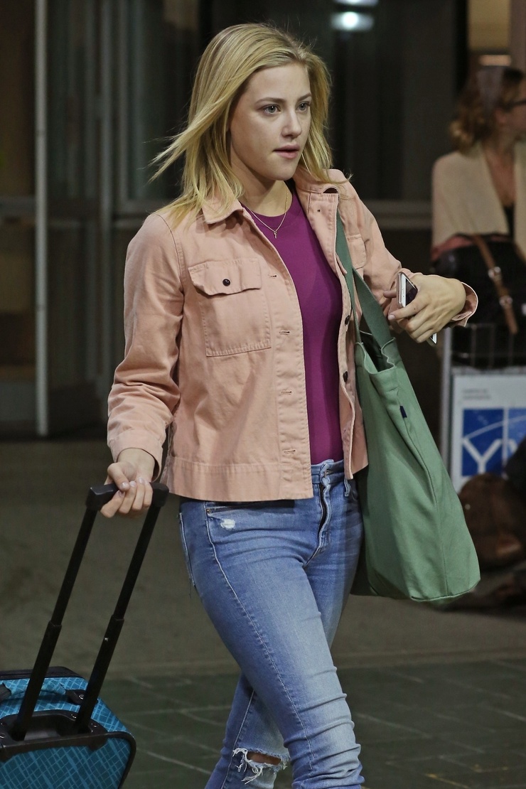 Lili Reinhart