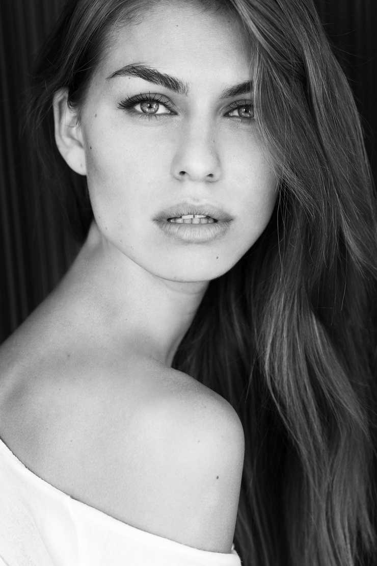 Adriana Novakov (Pekarikova) Adriana Novakov (Pekarikova)