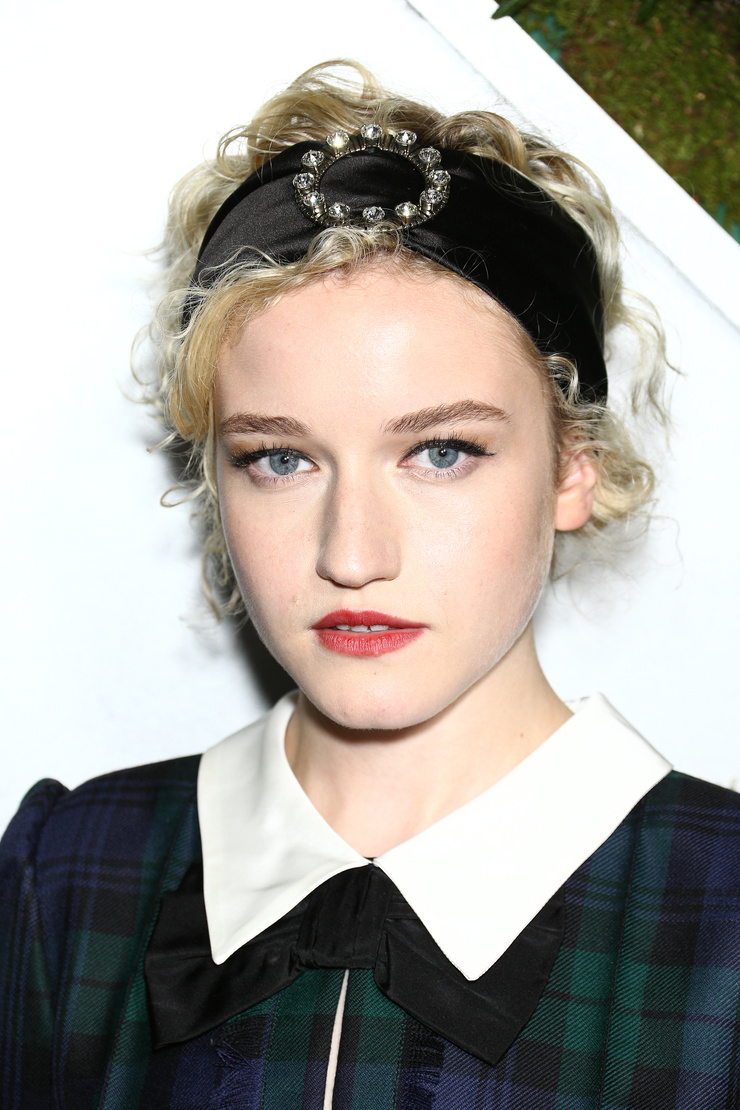 julia garner interview accent