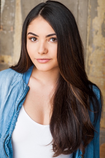 Atiana De La Hoya