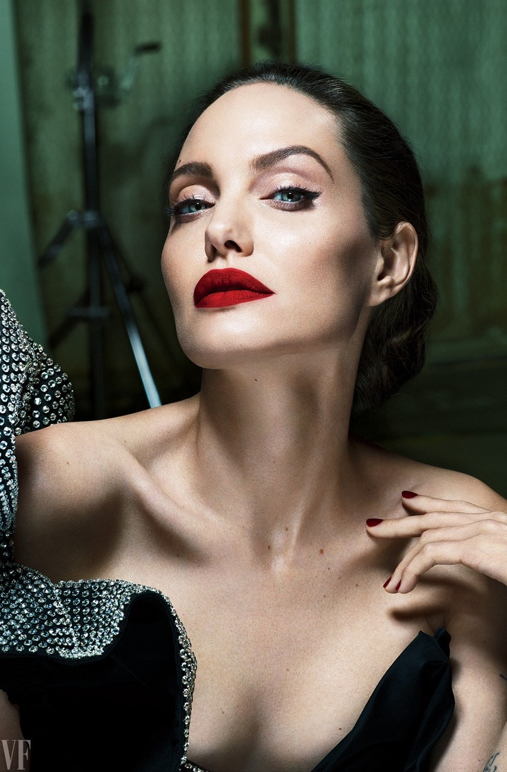 Angelina Jolie Angelina Jolie
