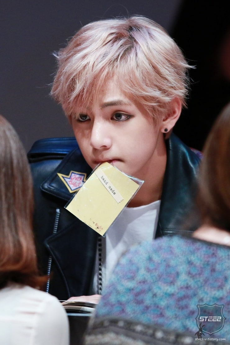 V (Kim Taehyung)