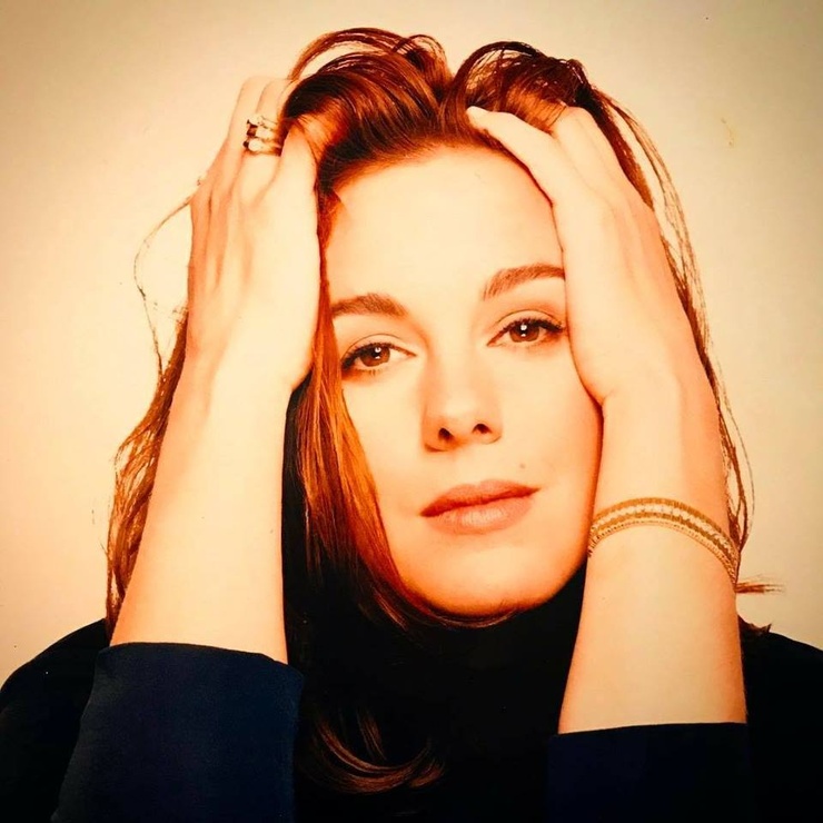 Elizabeth Perkins.