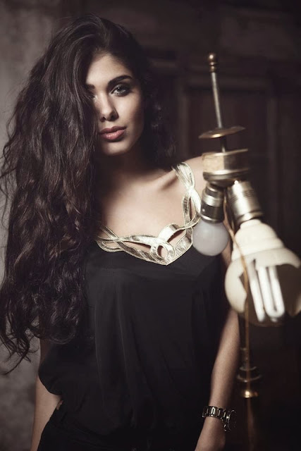 Sezen Aksu (model)