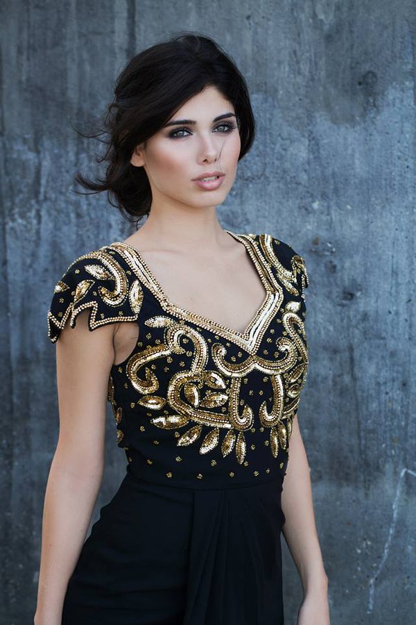 Sezen Aksu (model)