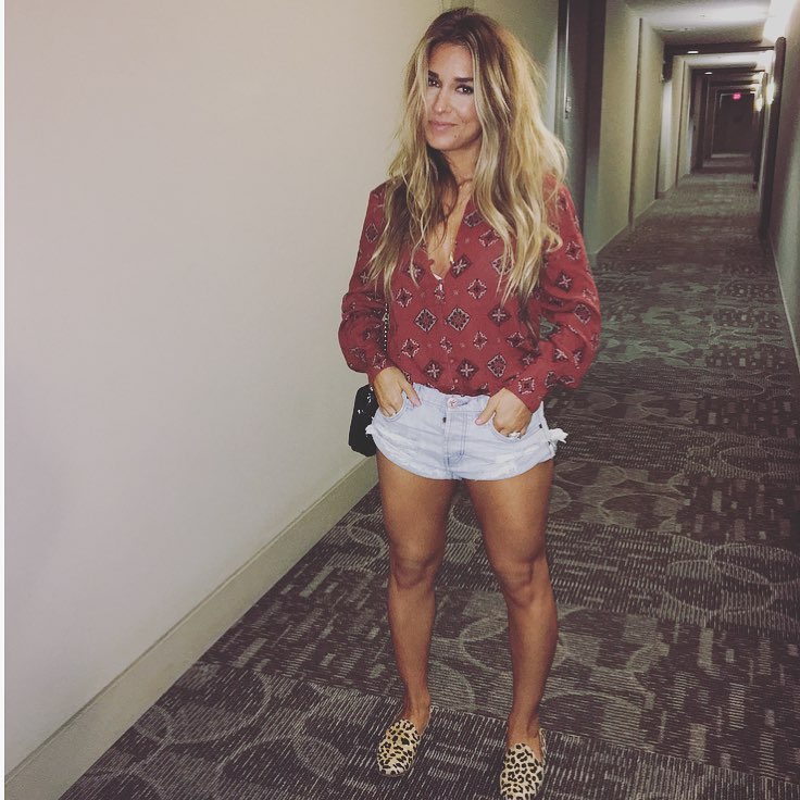 Jessie James Decker