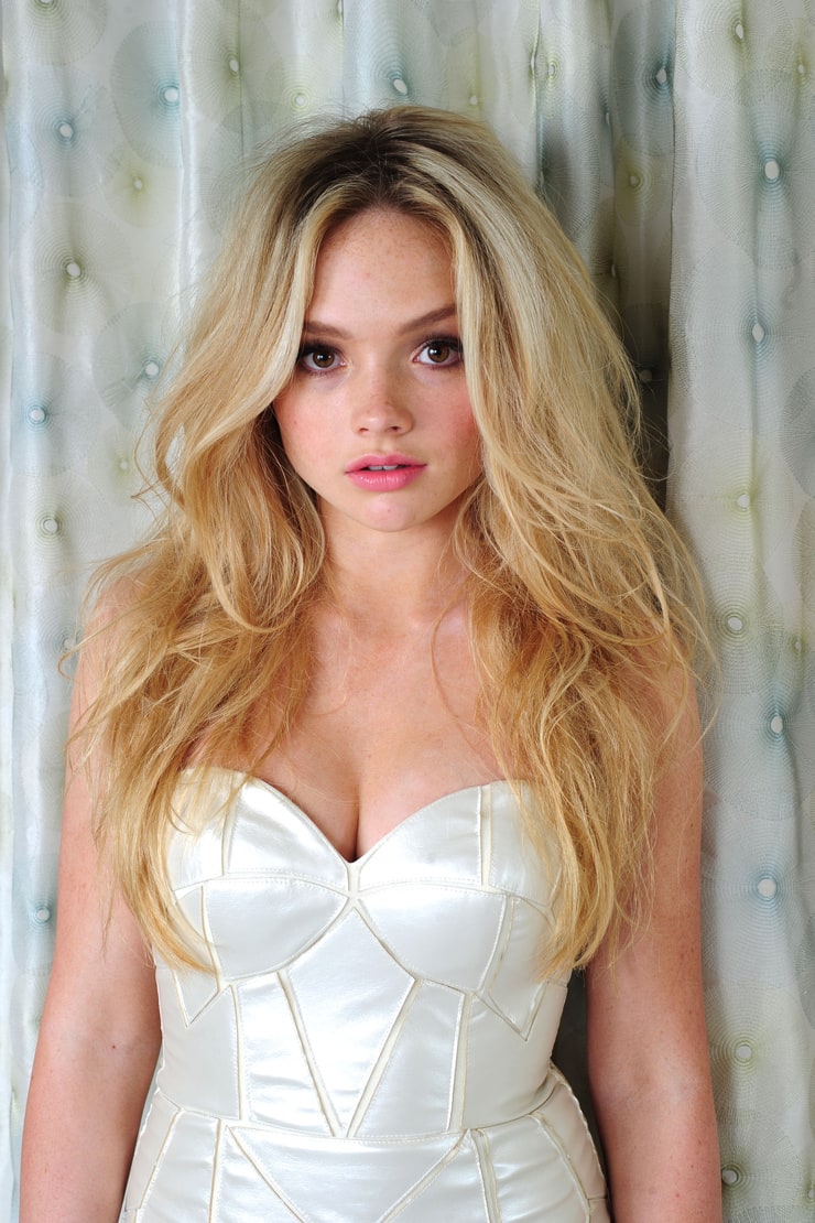 Natalie Alyn Lind