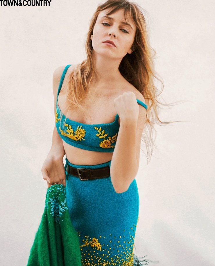 Lorraine Nicholson