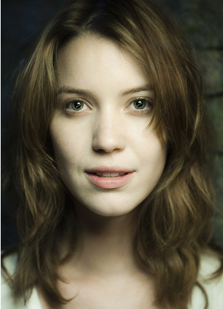 Nathália Dill