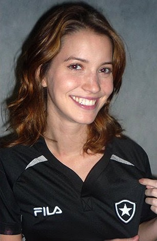 Nathália Dill picture