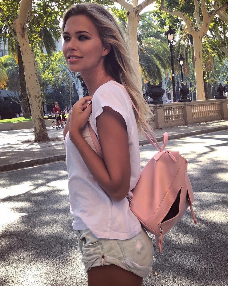 Sandra Kubicka Sandra Kubicka