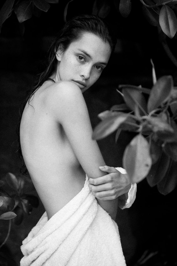 Pics Zoe Barnard nudes (15 photos), Ass, Hot, Feet, cleavage 2018 Pics Zoe Barnard naked (52 photo), Sexy, Cleavage, Instagram, legs 2015