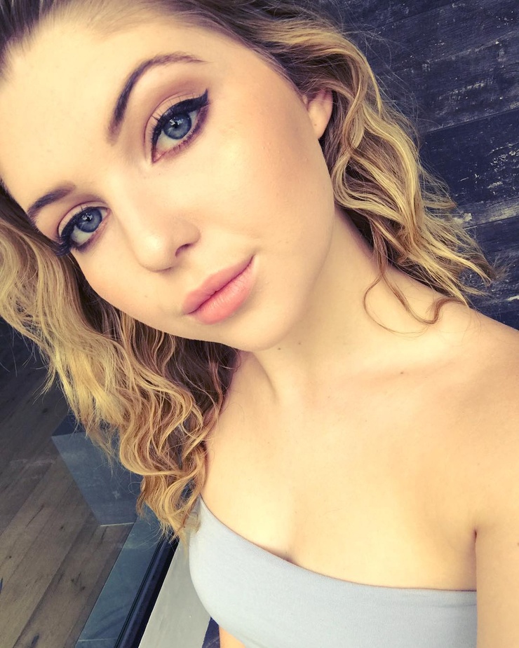 Sammi Hanratty Sammi Hanratty