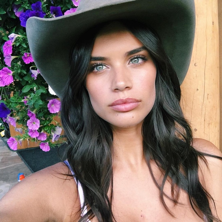 Sara Sampaio Sara Sampaio