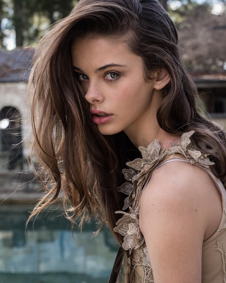 Meika Woollard 5652