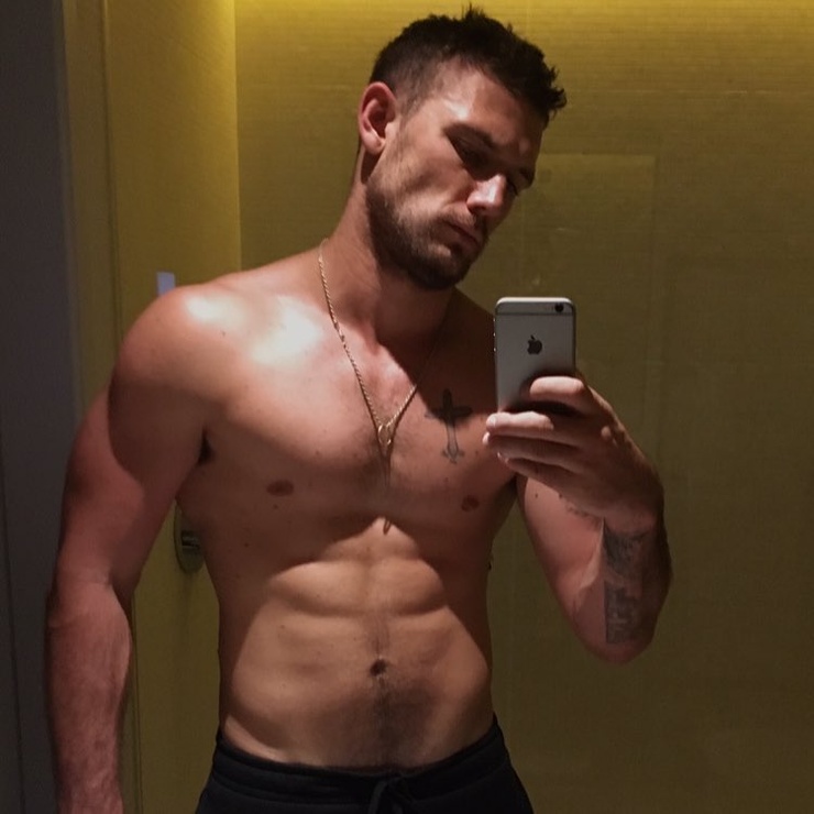 Alex Pettyfer