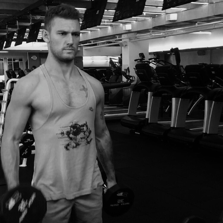 Alex Pettyfer