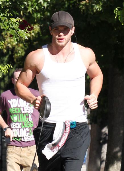 Kellan Lutz picture