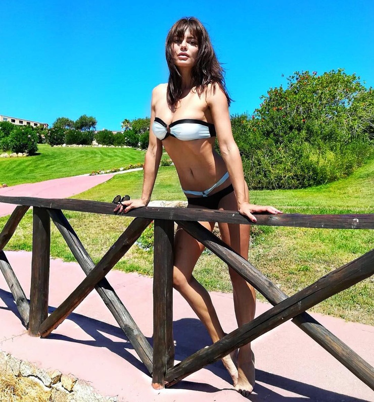 Catrinel Menghia Catrinel Menghia
