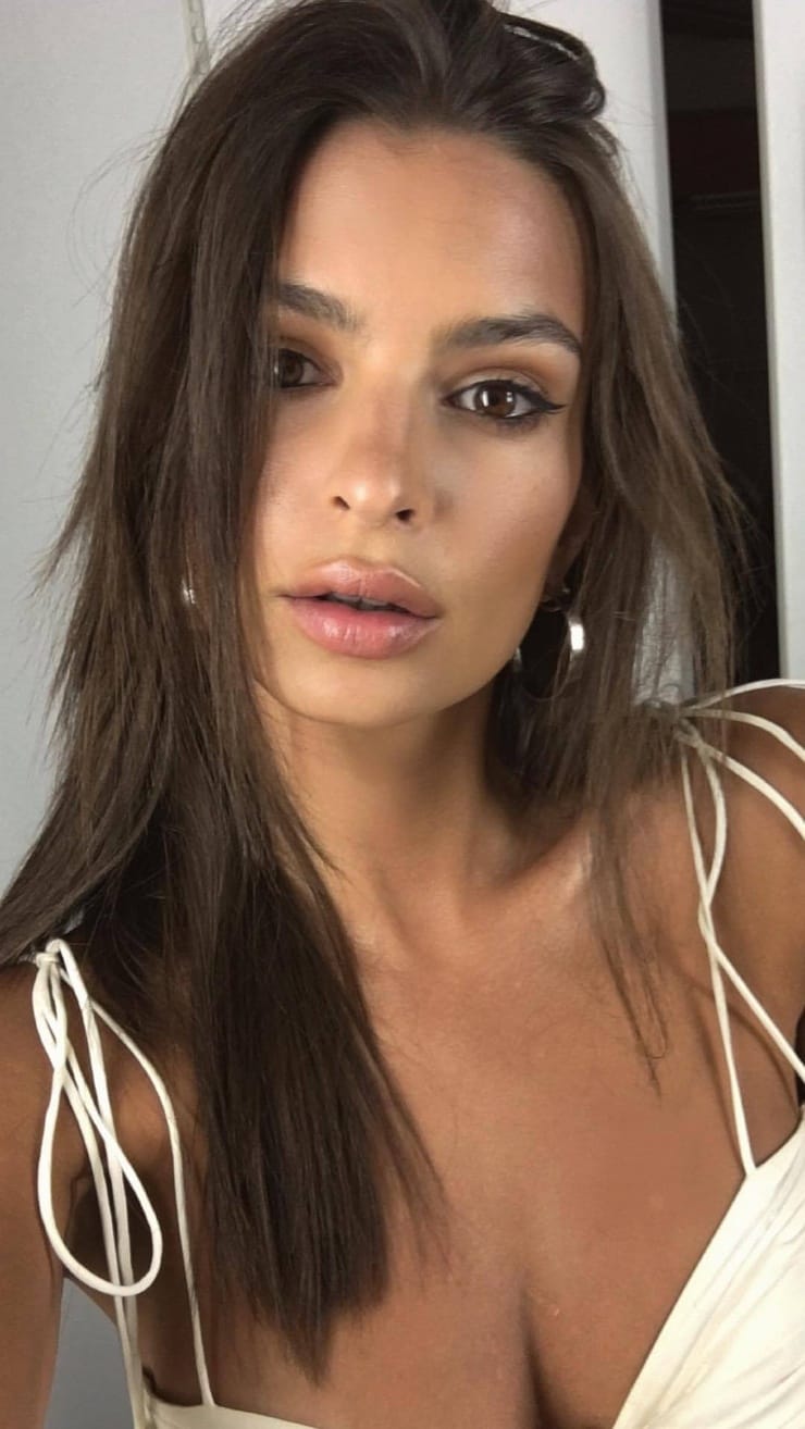 Emily Ratajkowski