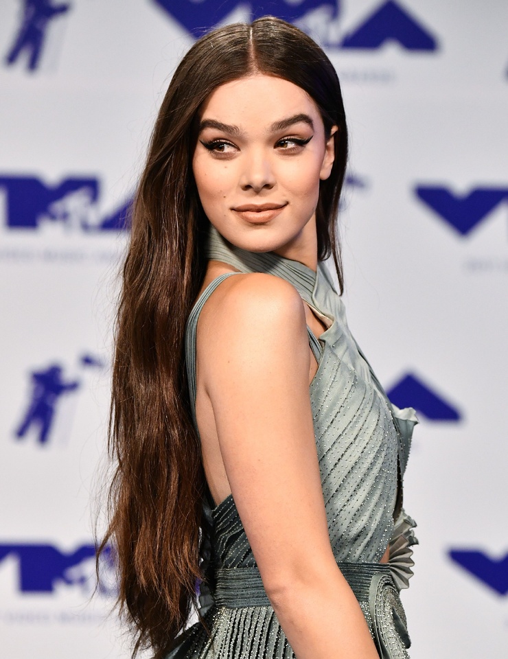 Hailee Steinfeld Hailee Steinfeld