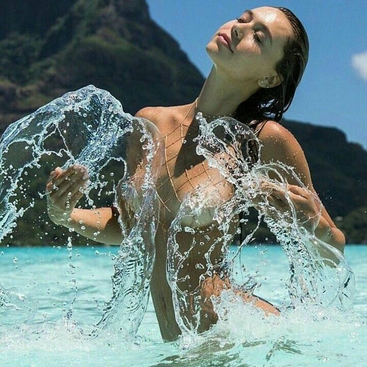 Alexis Ren Alexis Ren