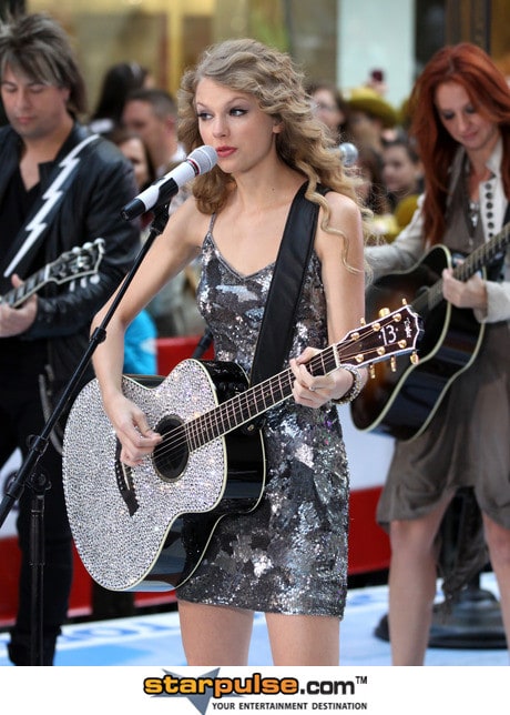 Taylor Swift image