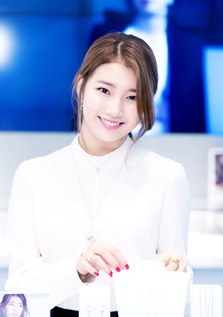 Suzy Bae