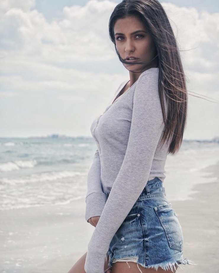Antonia Iacobescu Antonia Iacobescu
