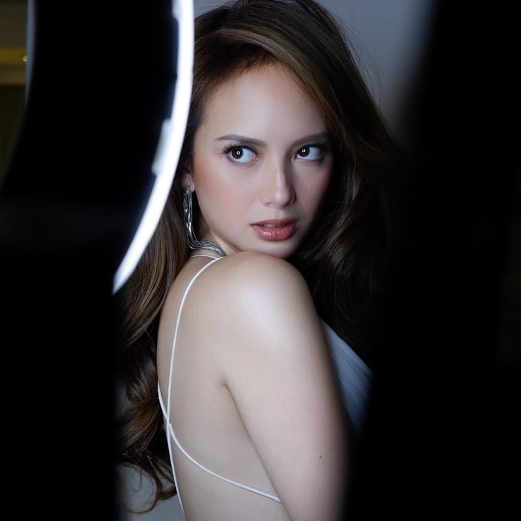 Ellen Adarna