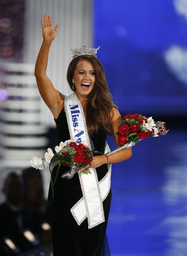 Cara Mund Cara Mund